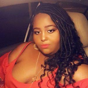 Meet your Posher, Akia